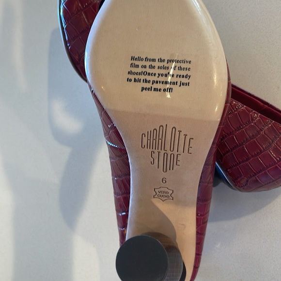 Charlotte Stone crocodile heel in burgundy. - Picture 3 of 6